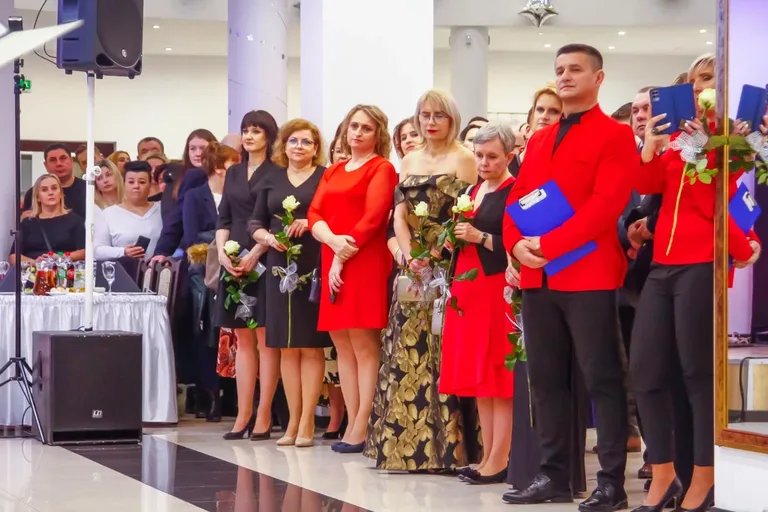 Niezapomniana studniówka maturzystów z LO im. Mikołaja Kopernika w Sali Tango (zdjęcia)