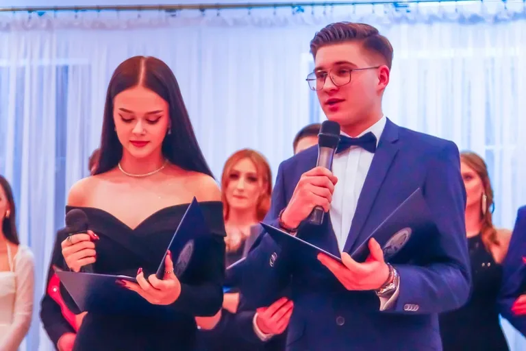 Niezapomniana studniówka maturzystów z LO im. Mikołaja Kopernika w Sali Tango (zdjęcia)