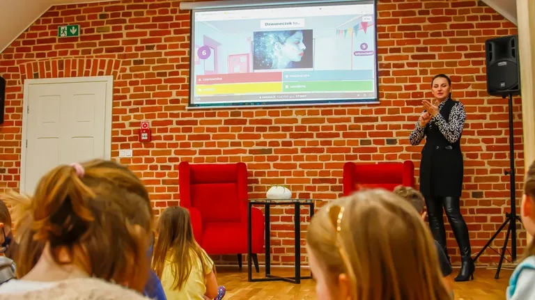  "Zimowe podróże przez świat" - Ferie w Bibliotece (zdjęcia)