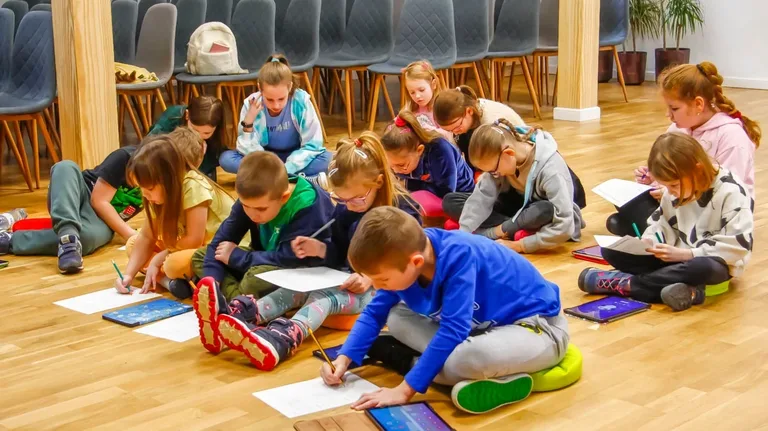  "Zimowe podróże przez świat" - Ferie w Bibliotece (zdjęcia)