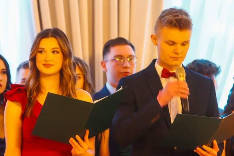 Studniówka w Maciejowej Chacie - Maturzyści bawili się do białego rana! Zobaczcie zdjęcia z niezapomnianej imprezy!