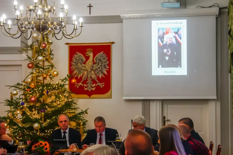 LIV Sesja Rady Miasta Ostrów Mazowiecka: wnioski i decyzje (zdjęcia)