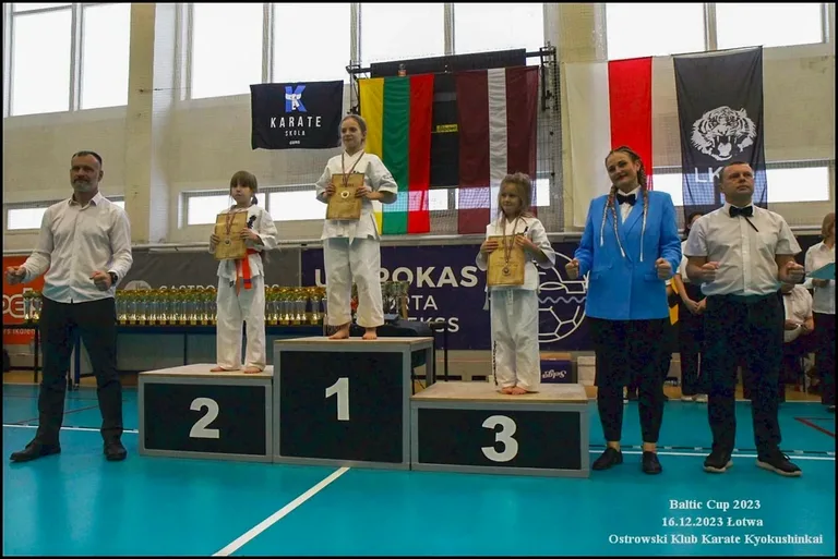 Siódemka naszych na podium (zdjęcia)