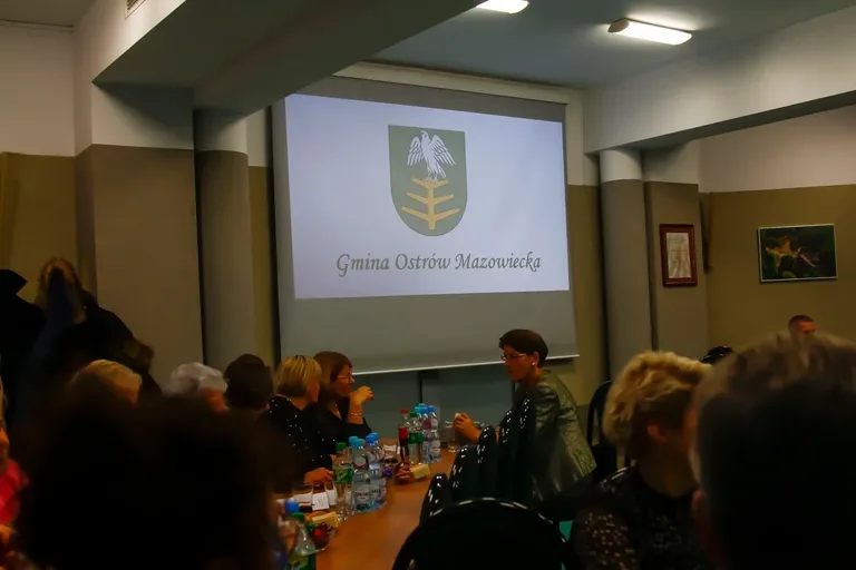 Przegląd kluczowych decyzji na Sesji Rady Gminy Ostrów Mazowiecka (zdjęcia)
