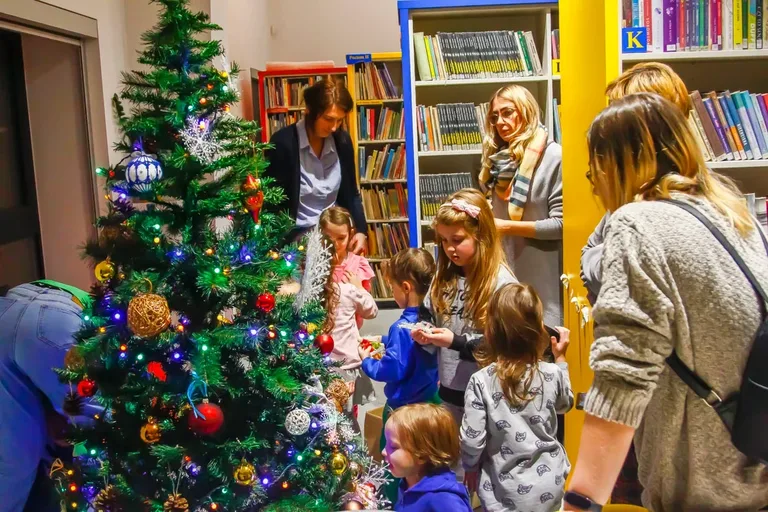Magia świątecznej zabawy z Sówką Ostrówką (zdjęcia)