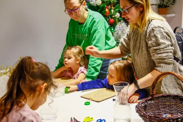 Magia świątecznej zabawy z Sówką Ostrówką (zdjęcia)
