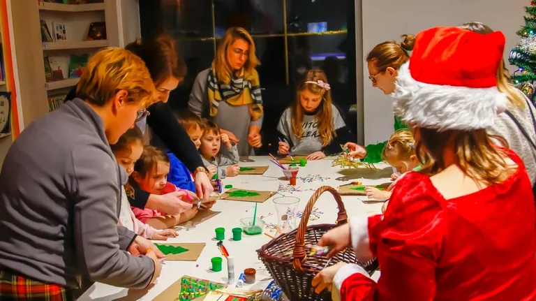 Magia świątecznej zabawy z Sówką Ostrówką (zdjęcia)