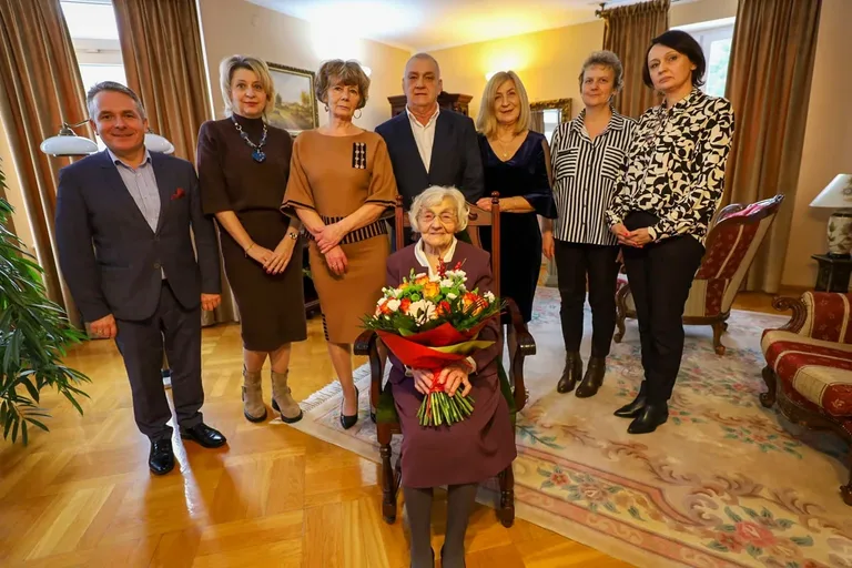 Pani Jadwiga Kołakowska obchodziła swoje setne urodziny (zdjęcia)