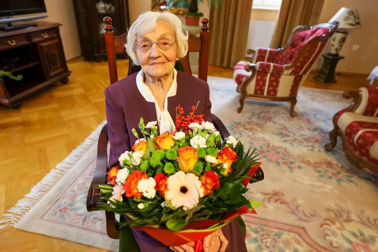 Pani Jadwiga Kołakowska obchodziła swoje setne urodziny (zdjęcia)
