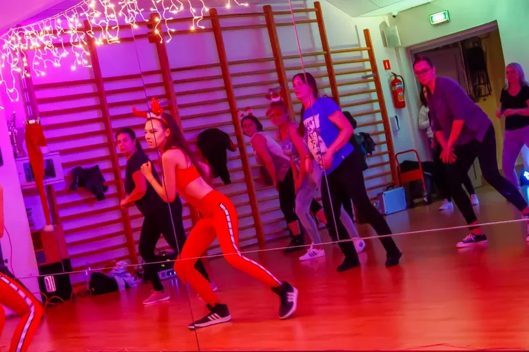 Magiczne Mikołajki w rytmie Zumba z Agatą Agą Wyrwas (zdjęcia)