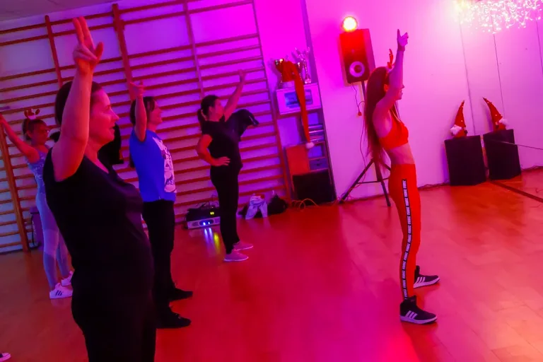 Magiczne Mikołajki w rytmie Zumba z Agatą Agą Wyrwas (zdjęcia)