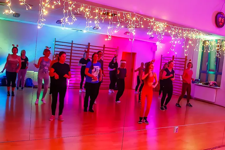 Magiczne Mikołajki w rytmie Zumba z Agatą Agą Wyrwas (zdjęcia)