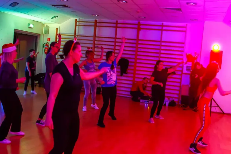 Magiczne Mikołajki w rytmie Zumba z Agatą Agą Wyrwas (zdjęcia)
