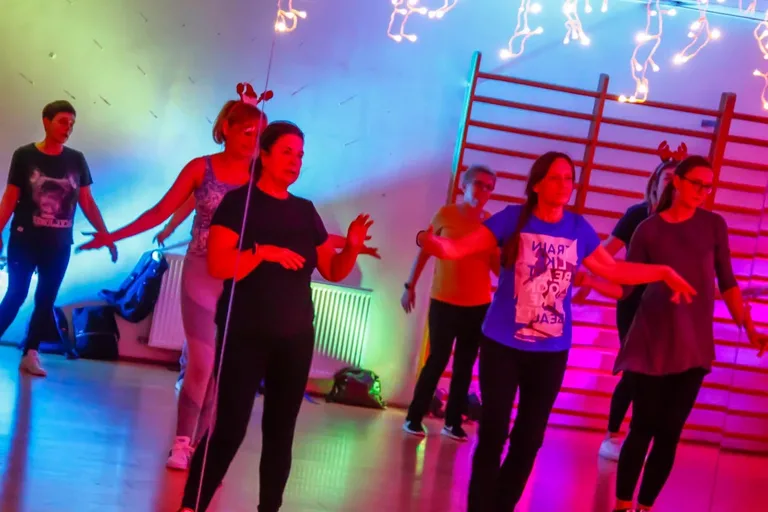 Magiczne Mikołajki w rytmie Zumba z Agatą Agą Wyrwas (zdjęcia)