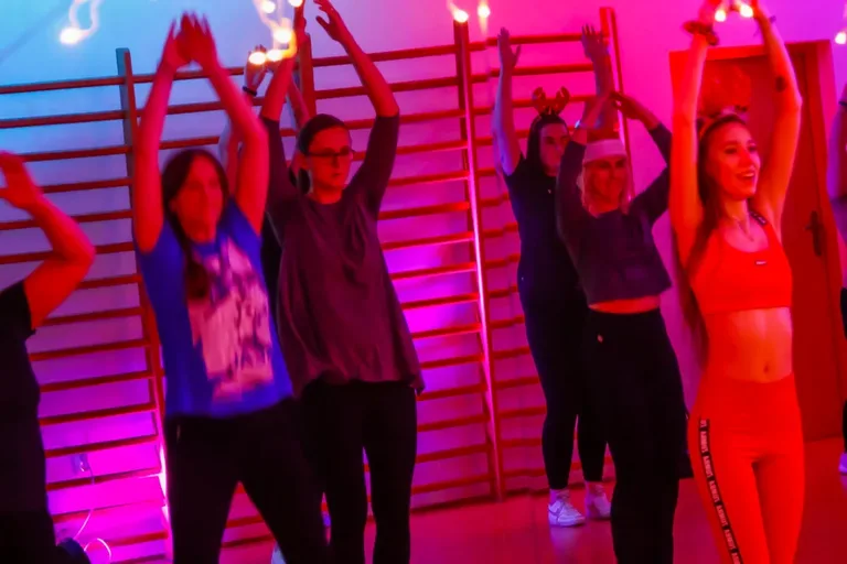 Magiczne Mikołajki w rytmie Zumba z Agatą Agą Wyrwas (zdjęcia)