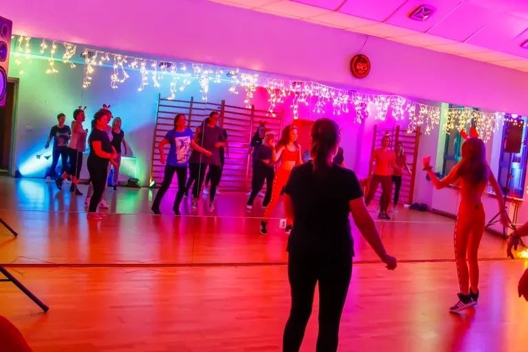 Magiczne Mikołajki w rytmie Zumba z Agatą Agą Wyrwas (zdjęcia)