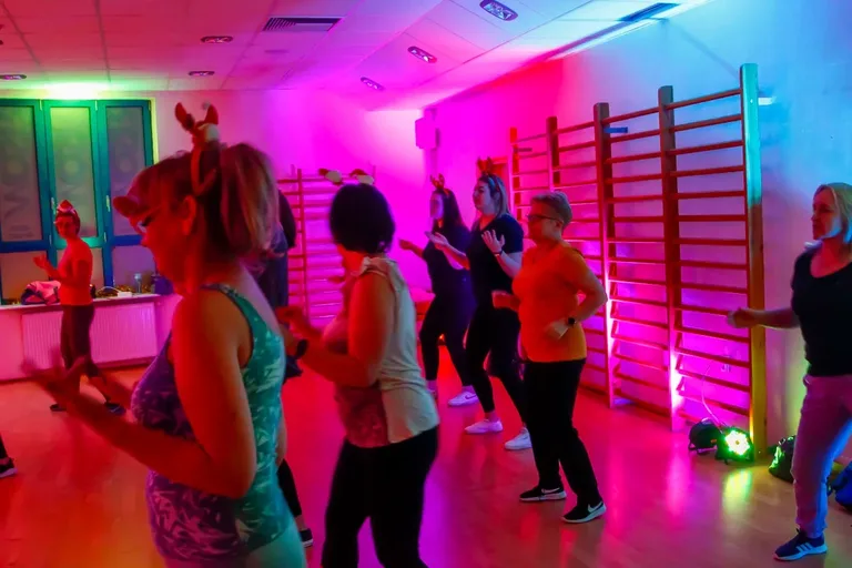 Magiczne Mikołajki w rytmie Zumba z Agatą Agą Wyrwas (zdjęcia)