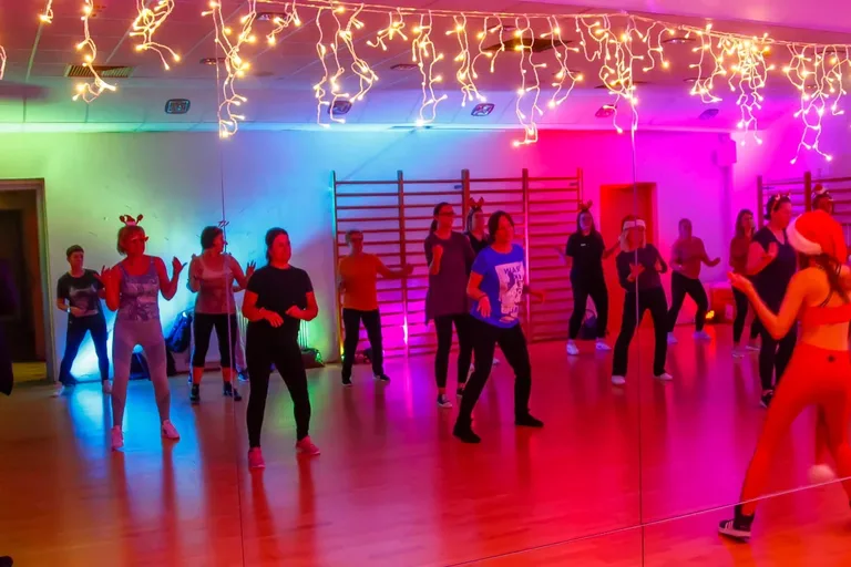 Magiczne Mikołajki w rytmie Zumba z Agatą Agą Wyrwas (zdjęcia)