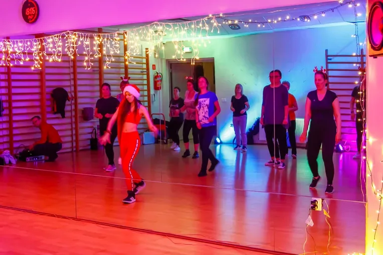 Magiczne Mikołajki w rytmie Zumba z Agatą Agą Wyrwas (zdjęcia)