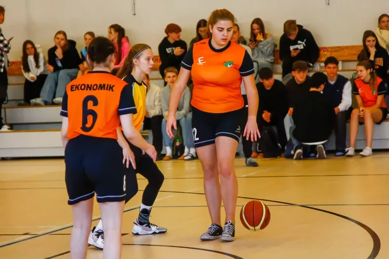 Przyjazna rywalizacja - rozgrywki koszykarskiej Licealiady (zdjęcia)