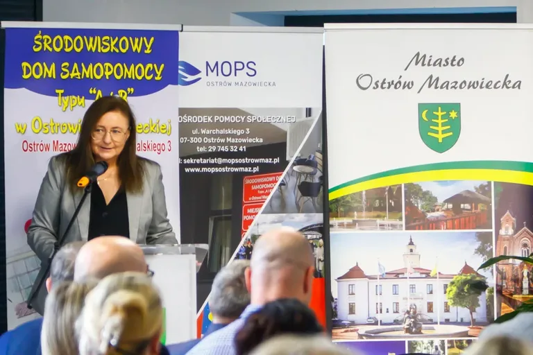"Odpowiedzialni społecznie". Wykłady, panel dyskusyjny i wystawa prac wychowanków (zdjęcia)