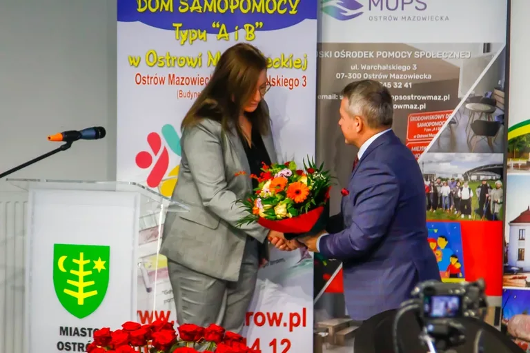 "Odpowiedzialni społecznie". Wykłady, panel dyskusyjny i wystawa prac wychowanków (zdjęcia)