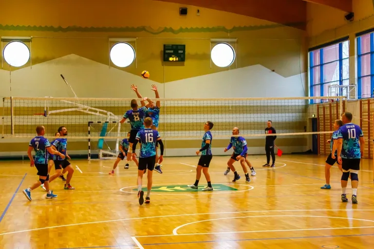 Siatkarze ponownie spotkali się w ramach 10. kolejki Ligi Siatkarzy Amatorów (zdjęcia)