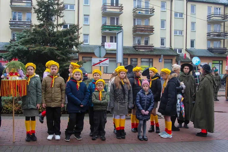 Płomień patriotyzmu płonął jasno podczas Obchodów Narodowego Święta Niepodległości w Ostrowi Mazowieckiej (zdjęcia)