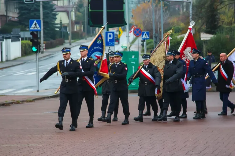 Płomień patriotyzmu płonął jasno podczas Obchodów Narodowego Święta Niepodległości w Ostrowi Mazowieckiej (zdjęcia)
