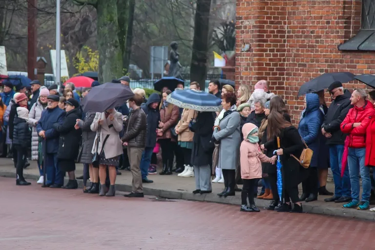 Płomień patriotyzmu płonął jasno podczas Obchodów Narodowego Święta Niepodległości w Ostrowi Mazowieckiej (zdjęcia)