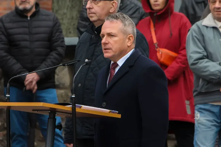 Płomień patriotyzmu płonął jasno podczas Obchodów Narodowego Święta Niepodległości w Ostrowi Mazowieckiej (zdjęcia)