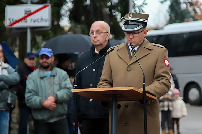 Płomień patriotyzmu płonął jasno podczas Obchodów Narodowego Święta Niepodległości w Ostrowi Mazowieckiej (zdjęcia)