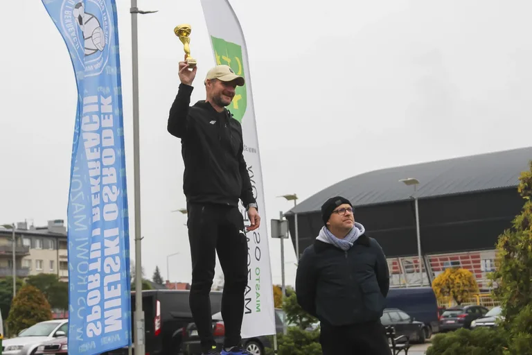 Deszczowa pogoda nie zatrzymała uczestników Półmaratonu Ostrowskiego (zdjęcia)