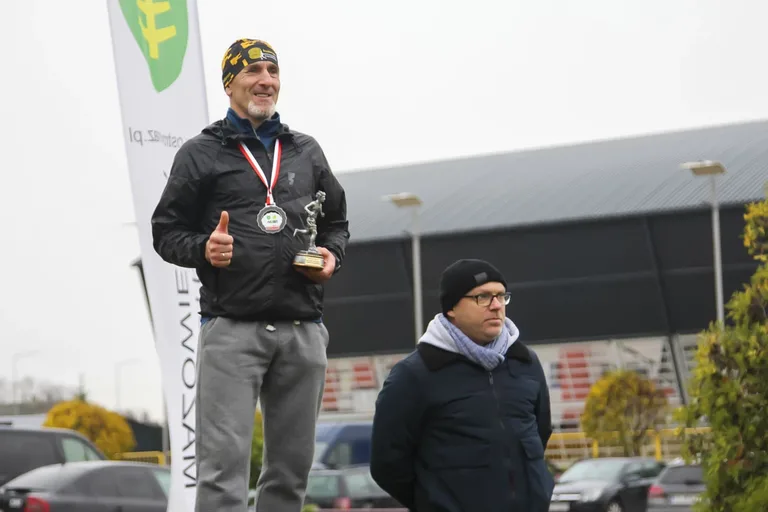 Deszczowa pogoda nie zatrzymała uczestników Półmaratonu Ostrowskiego (zdjęcia)