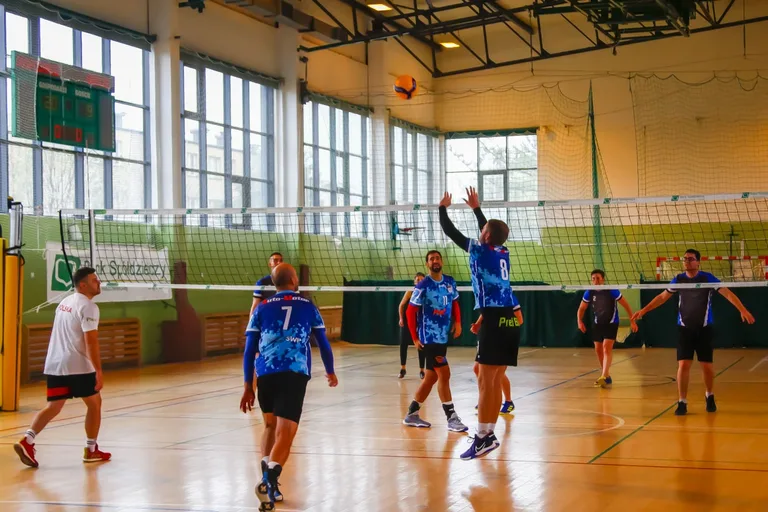 Rozgrywki 8. kolejki Siatkarskiej Ligi Amatorów (zdjęcia)