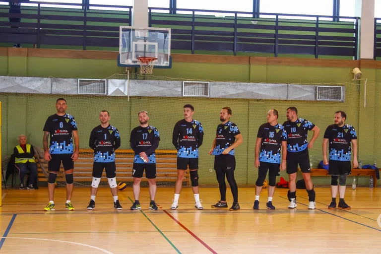 Rozgrywki 8. kolejki Siatkarskiej Ligi Amatorów (zdjęcia)