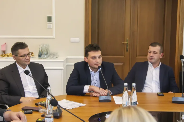 LXVI Sesja Rady Powiatu w Ostrowi Mazowieckiej (zdjęcia)