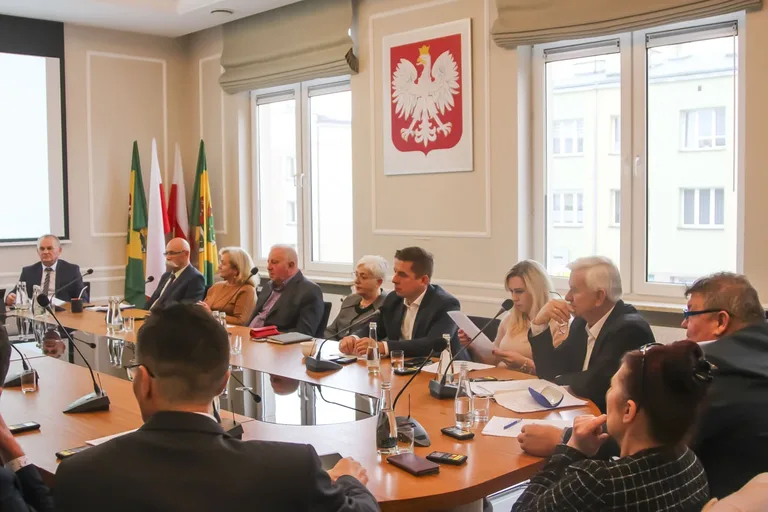 LXVI Sesja Rady Powiatu w Ostrowi Mazowieckiej (zdjęcia)