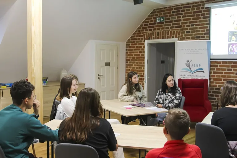 Kolejne spotkanie w ramach bibliotecznego wolontariatu (zdjęcia)