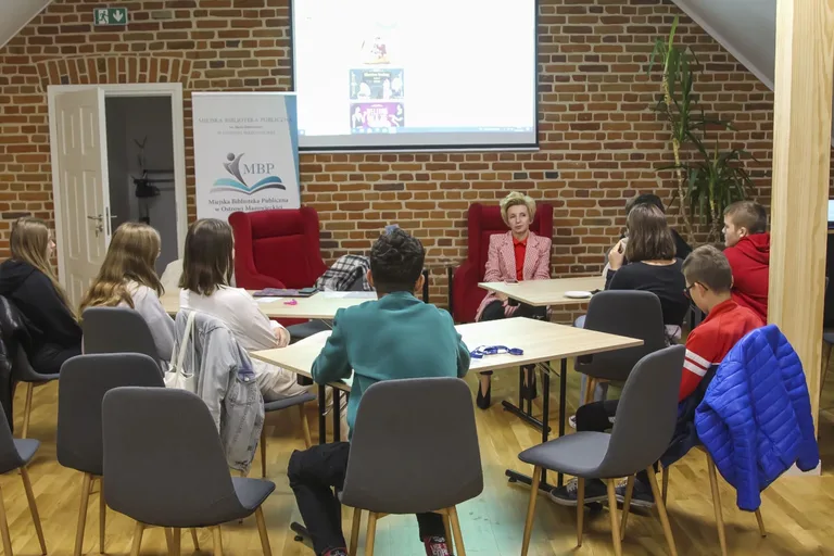 Kolejne spotkanie w ramach bibliotecznego wolontariatu (zdjęcia)