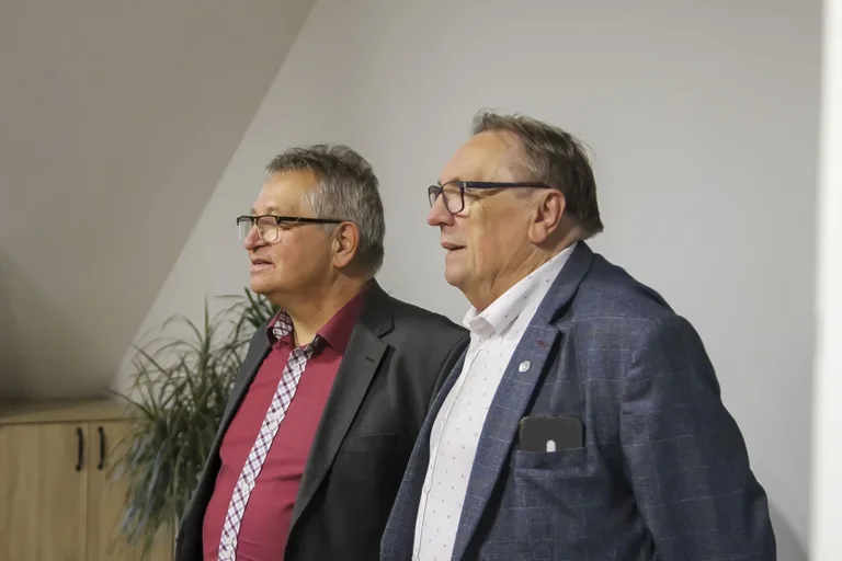 Wiersze i limeryki Pani Janiny Brzeszczak dostały swój tomik (zdjęcia)