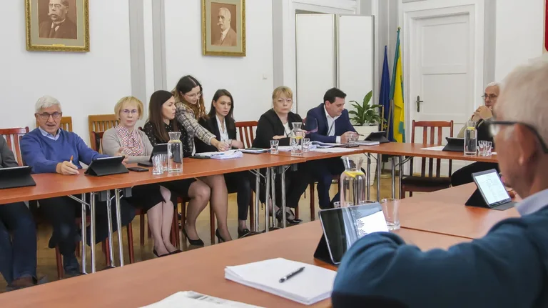 Komisja Gospodarki Komunalnej i Infrastruktury Technicznej oraz Ochrony Środowiska obradowała w Ostrowi Mazowieckiej (zdjęcia)