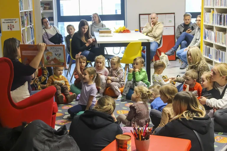 Powitanie jesieni z Sówką Ostrówką (zdjęcia)