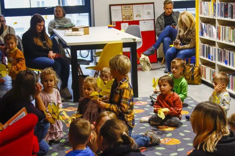 Powitanie jesieni z Sówką Ostrówką (zdjęcia)