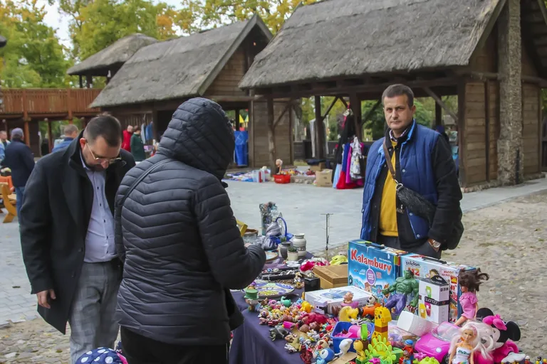 Kolejny raz była okazja "Sprzedać - Wymienić - Oddać - Kupić" w Ogródku Jordanowskim (zdjęcia)