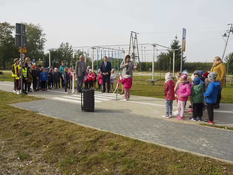 Oficjalny odbiór placu sportowo-rekreacyjnego w Andrzejewie (zdjęcia)