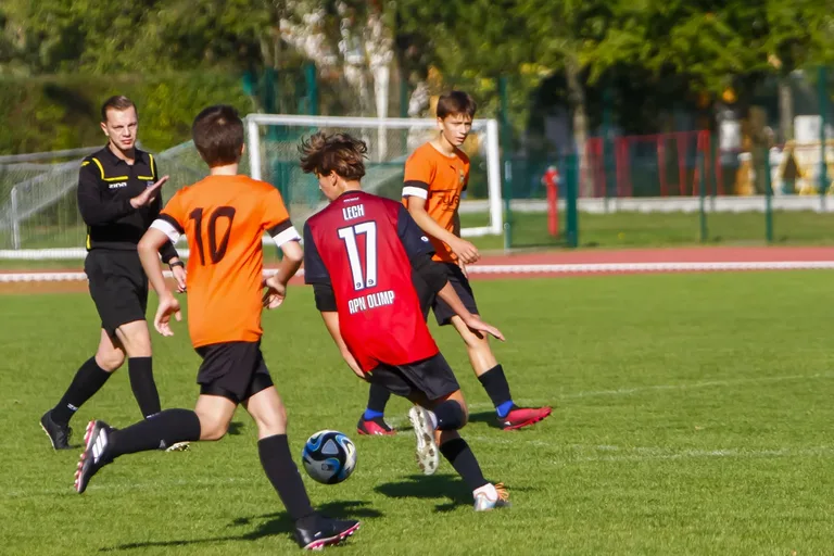 Rocznik 2010 KS Ostrovia wygrywają 11:1! (zdjęcia)