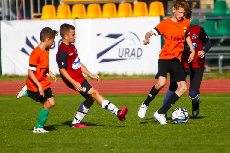 Rocznik 2010 KS Ostrovia wygrywają 11:1! (zdjęcia)