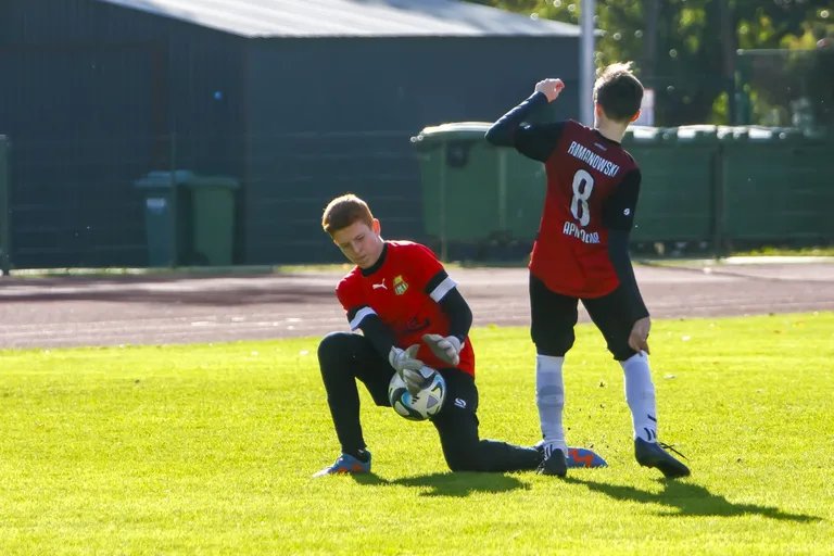 Rocznik 2010 KS Ostrovia wygrywają 11:1! (zdjęcia)