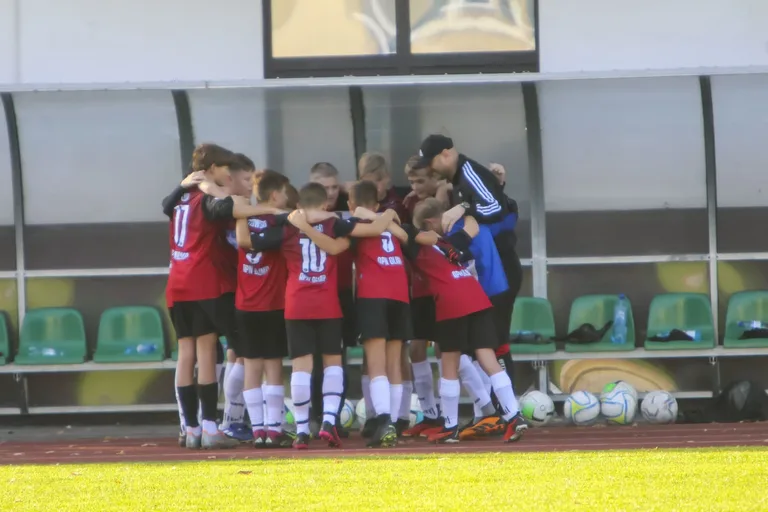 Rocznik 2010 KS Ostrovia wygrywają 11:1! (zdjęcia)